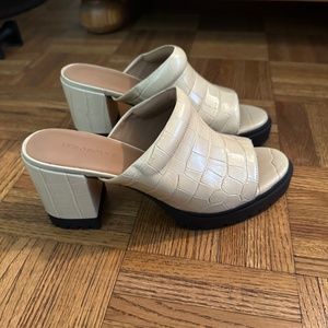 Aerosoles Echo platform sandals